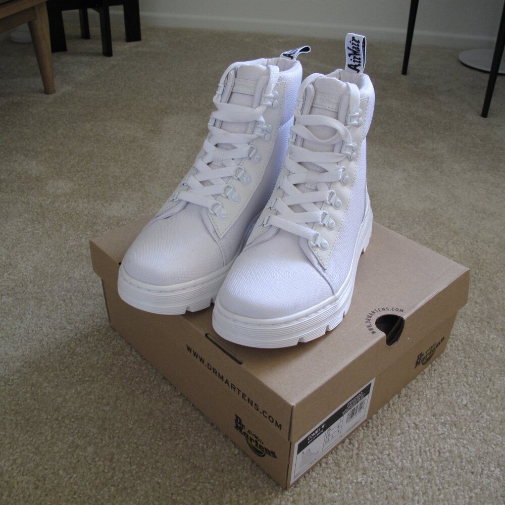 DR. MARTENS Combs White Boots NWT - Picture 2 of 11